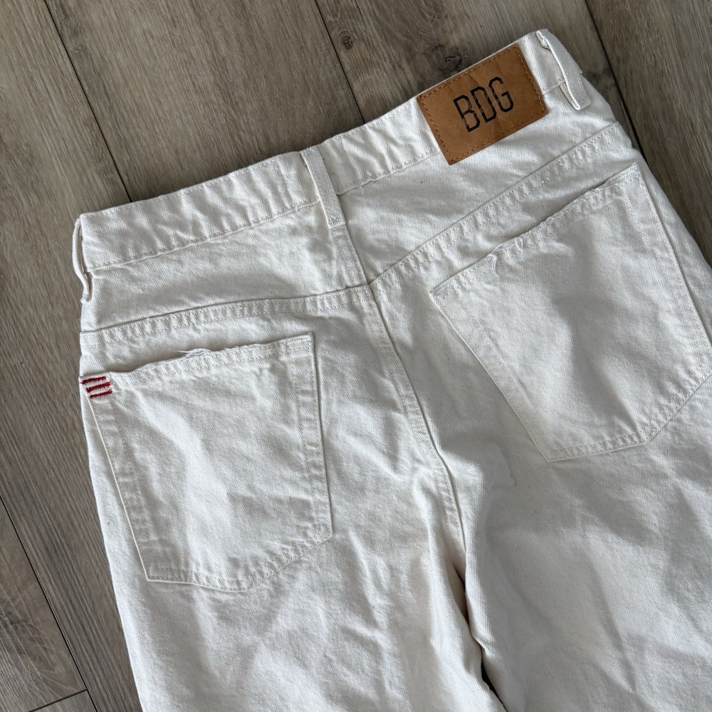 BDG Tapered Baggy Jeans Women's Size 28 High Waist‎ Frayed Hem Cream Denim - Picture 6 of 8